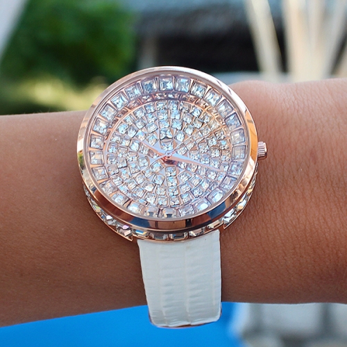 BŐR KARÓRA DIAMONDS